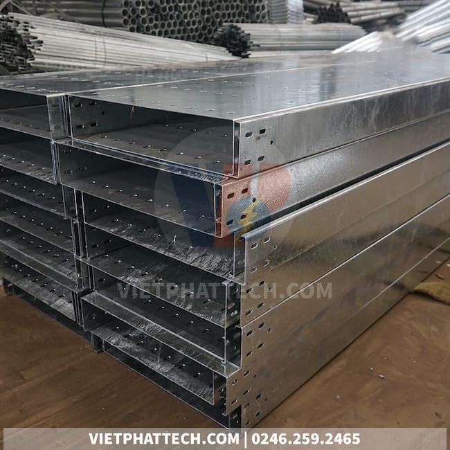 Máng cáp 500x100 sơn tĩnh điện chất lượng cao, giá tốt | Vietphattech 16 Máng cáp 500X100 mạ kẽm nhúng nóng